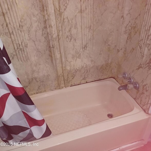 Building Photo - 463 Logan Ave