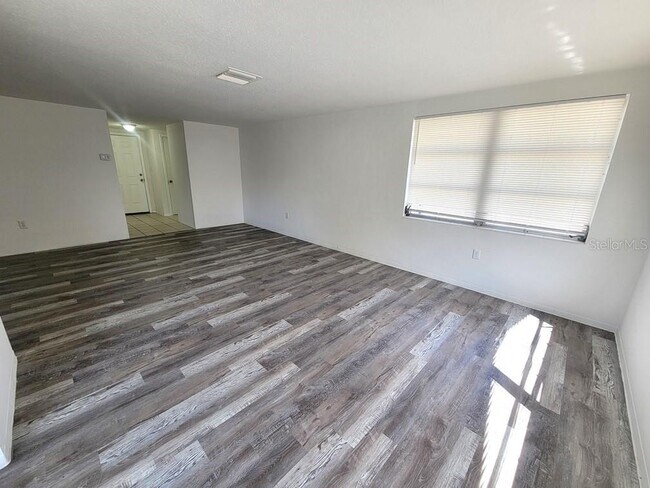 Building Photo - 7920 Pineapple Ln