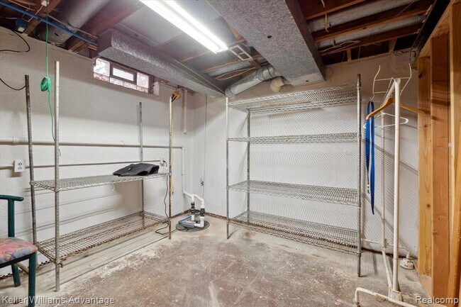 Building Photo - 19263 Sunset St