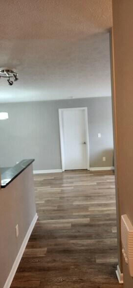 Building Photo - 8854 Eagleview Dr