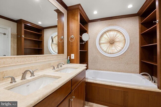 Building Photo - 4004 Highwood Ct NW