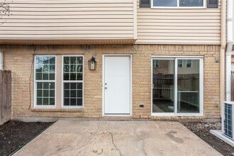 Building Photo - 972 Park Meadow Dr