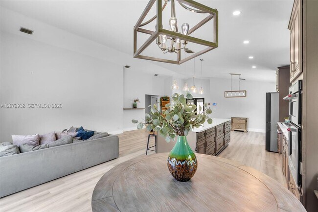 Building Photo - 1038 SW 120th Way