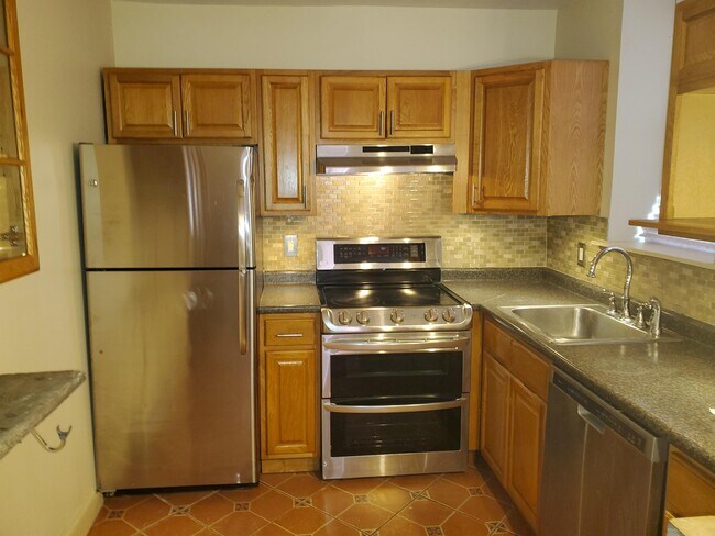 Building Photo - 2146 N Reese St