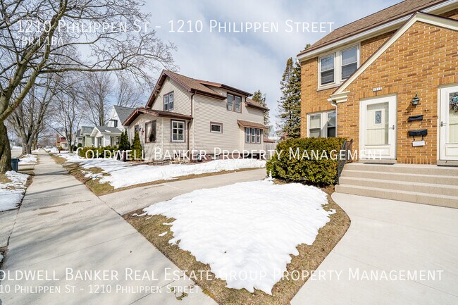 Building Photo - 1210 Philippen St