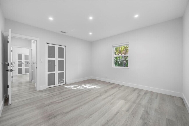 Building Photo - 1262 SW 15th Terrace