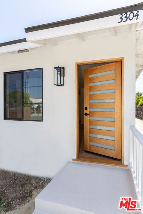 Building Photo - 3304 1/2 Casitas Ave