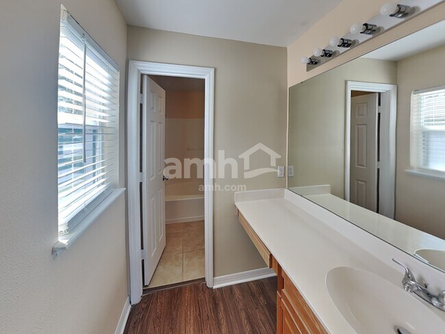 Building Photo - 375 Regal Downs Cir