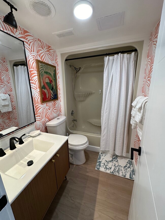 Building Photo - Pelican Watch