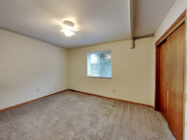 Building Photo - 331 E 18th Ave