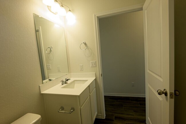 Building Photo - 352 Witchhazel Way