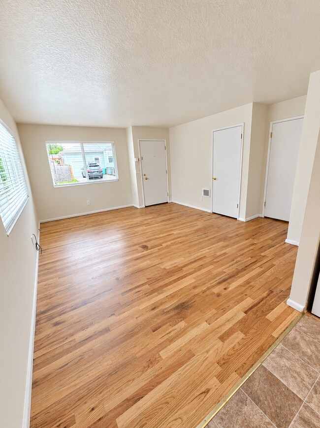 Building Photo - 4412 SE 57th Ave