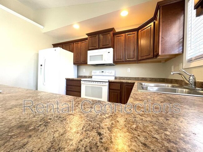 Building Photo - 601 Heritage Dr