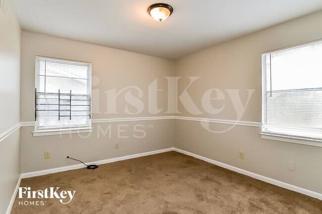 Building Photo - 3078 Churchill St