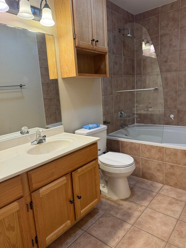 Building Photo - 5229 Brewster Dr