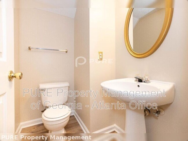 Building Photo - 624 Bedford Ct