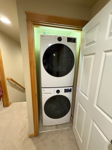 New washer and dryer - 320 25th Ave S