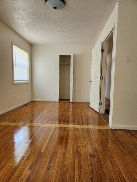 Building Photo - 1029 St Martins Ave