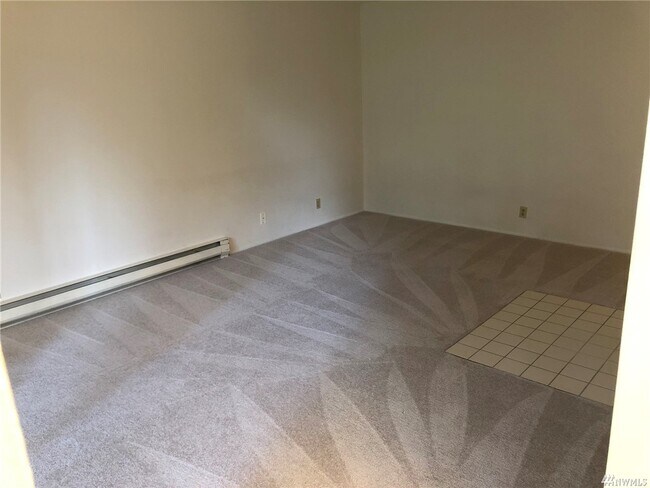 Building Photo - 17109 NE 45th St