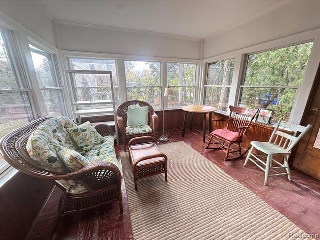 Building Photo - 6 Danvers Ln