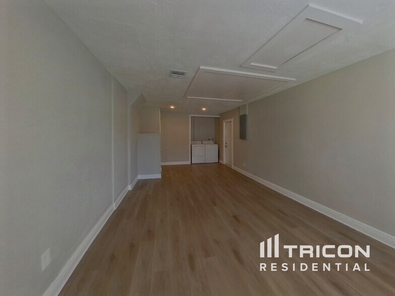 Building Photo - 201 85th Ave N