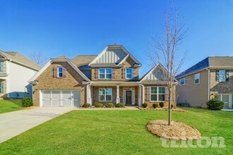 Building Photo - 1990 Woodmont Dr