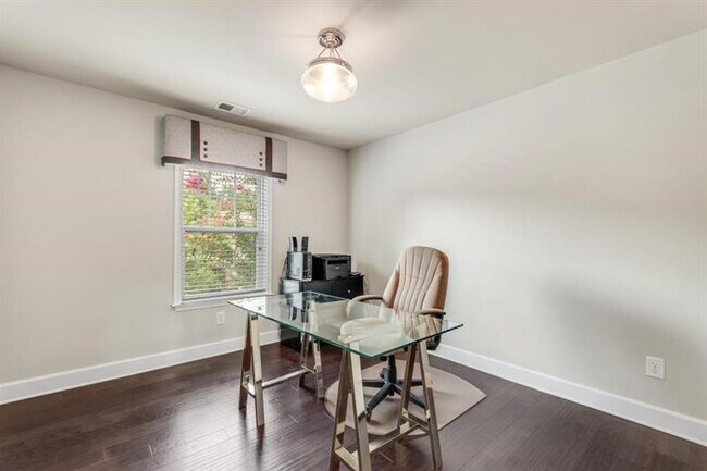 Building Photo - 10957 Waters Rd