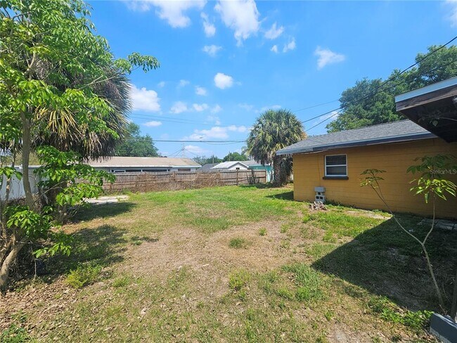 Building Photo - 2412 Kiwanis Ave