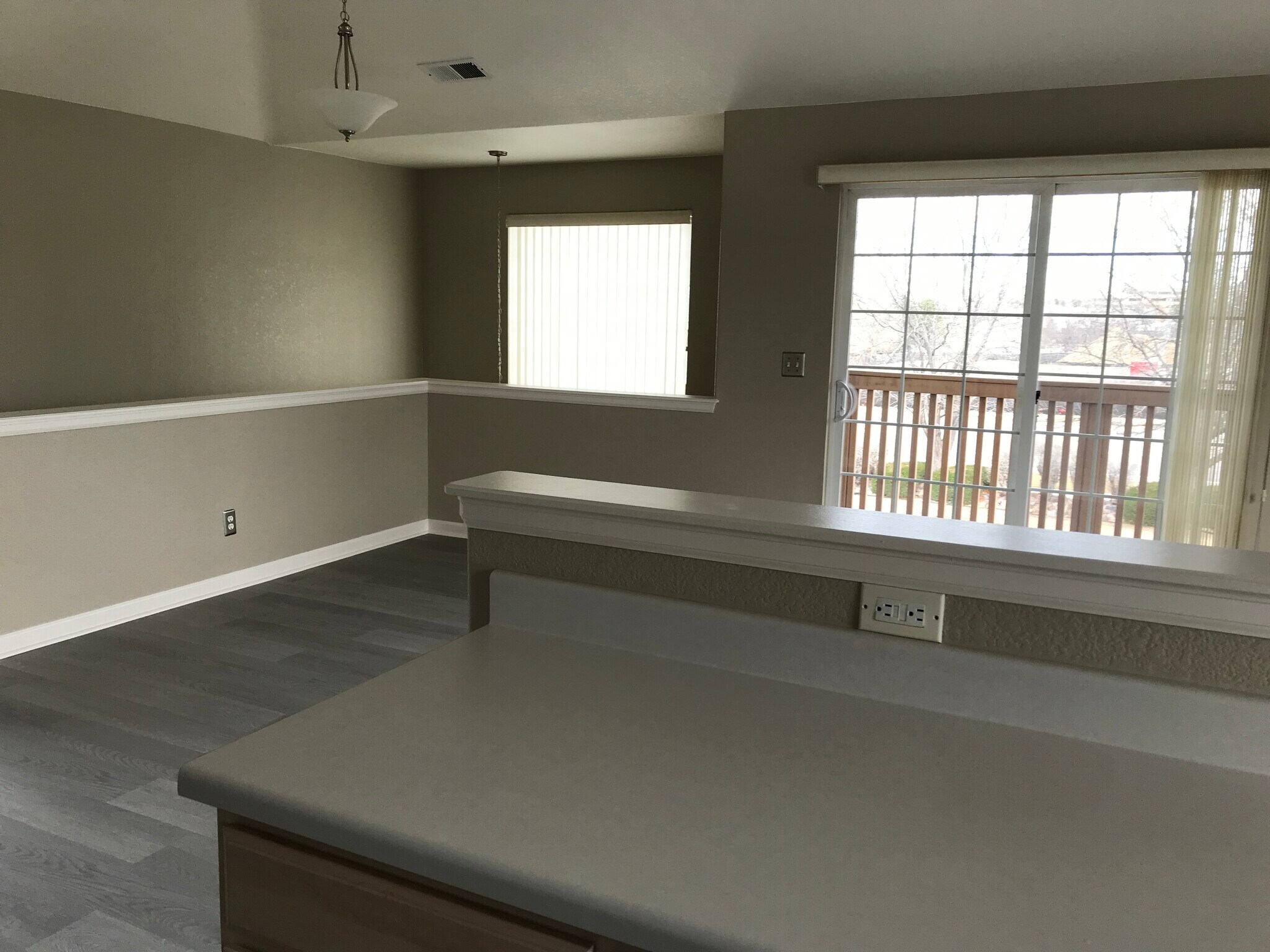 Building Photo - 960 W 112th Ave