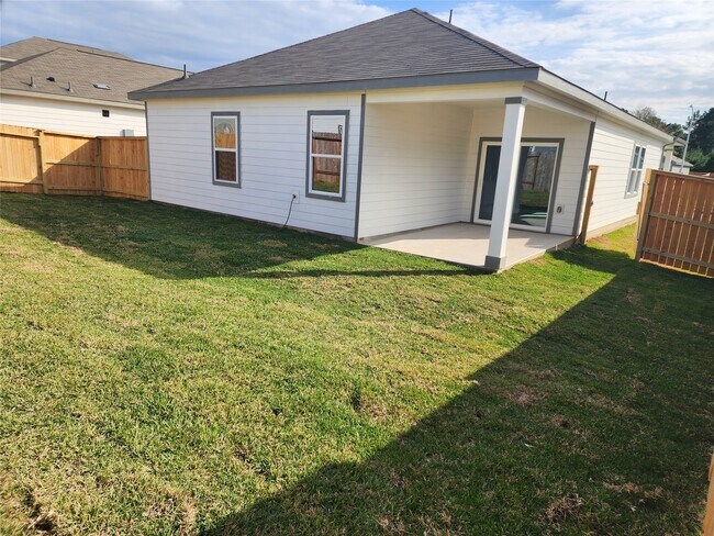 Building Photo - 31306 Gayle Prairie Oaks St