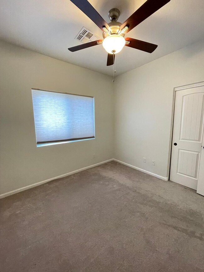 Building Photo - 3536 W Spirit Ln
