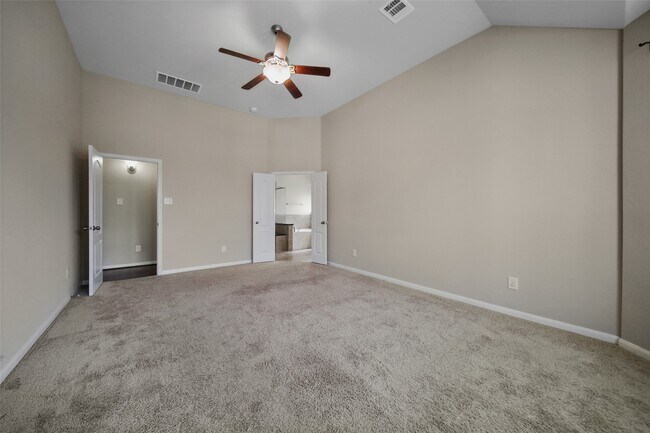 Building Photo - 25208 Forest Ledge Dr