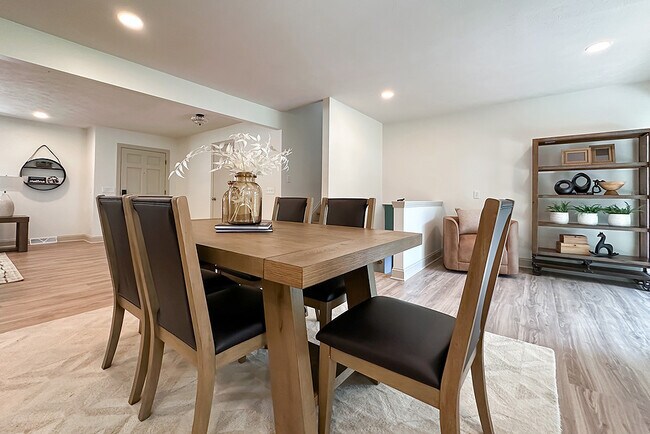 Building Photo - 922 N 122nd St