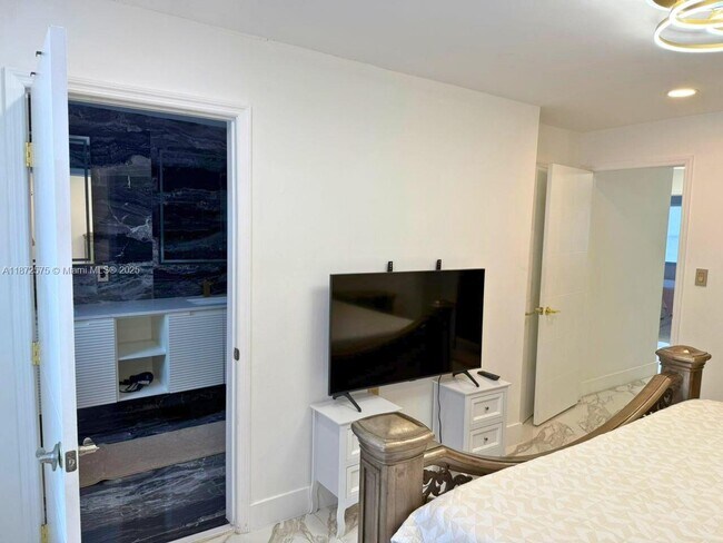 Building Photo - 201 Calle Grande Dr