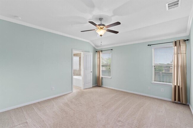Building Photo - 417 Briar Park Dr