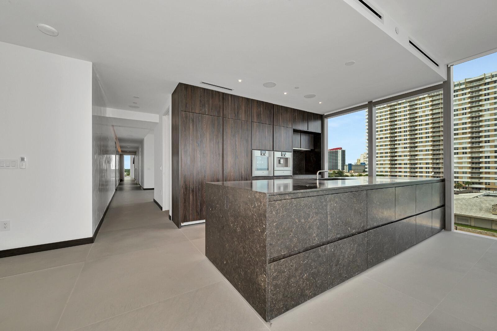Building Photo - 2000 S Ocean Dr