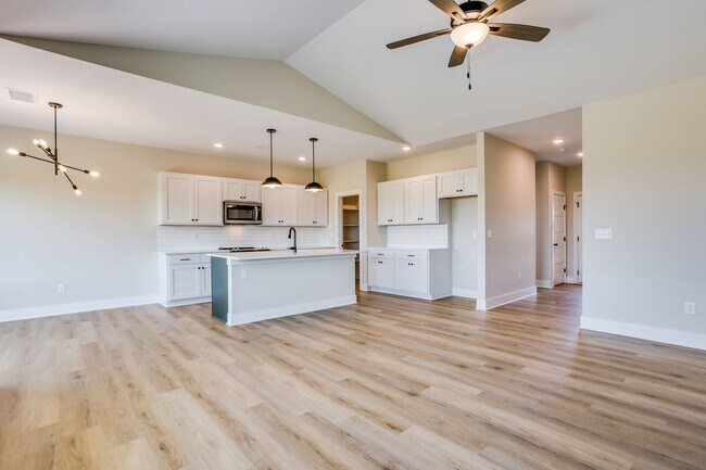 Building Photo - Trails End- Single Family