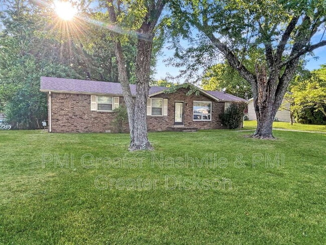 Building Photo - 320 Mockingbird Ln