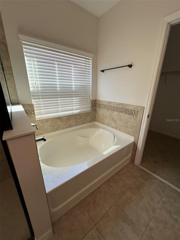 Building Photo - 15601 Carina Dr