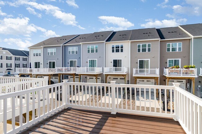 Building Photo - New Construction 3 Bedroom Townhome in Fre...