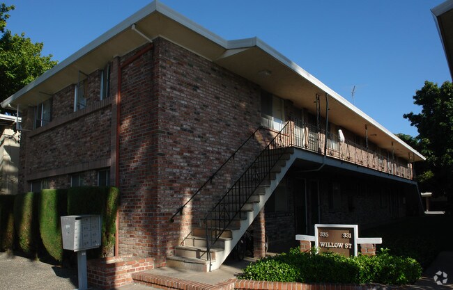 Building Photo - 331 Willow St