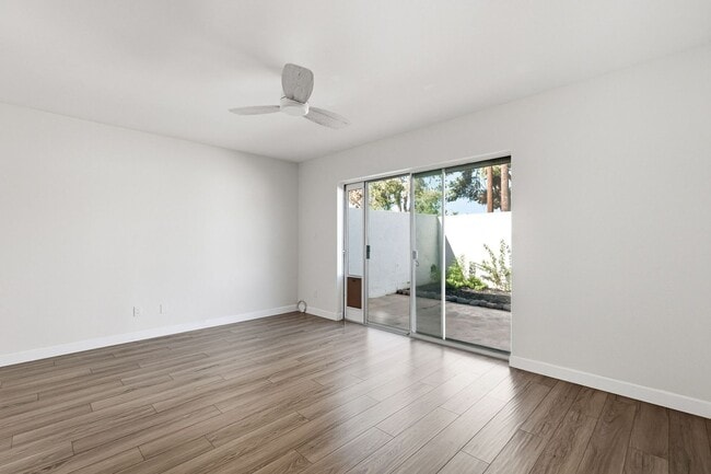 Building Photo - Short-Term Rentals OK *** Less than 2 mile...