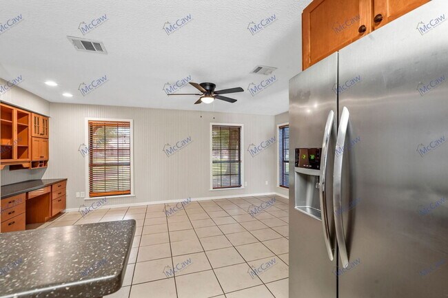 Building Photo - 606 Oak Ridge Dr