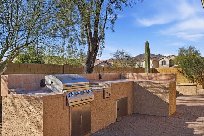 Building Photo - 1711 W Twain Ct