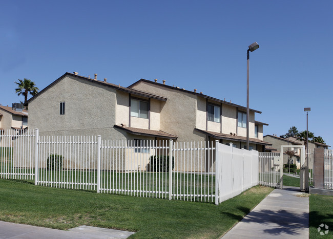 Building Photo - Quinto Del Sol Apartments