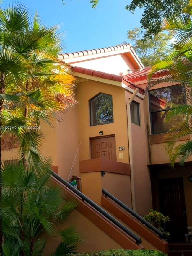 Building Photo - 15515 N Miami Lakeway