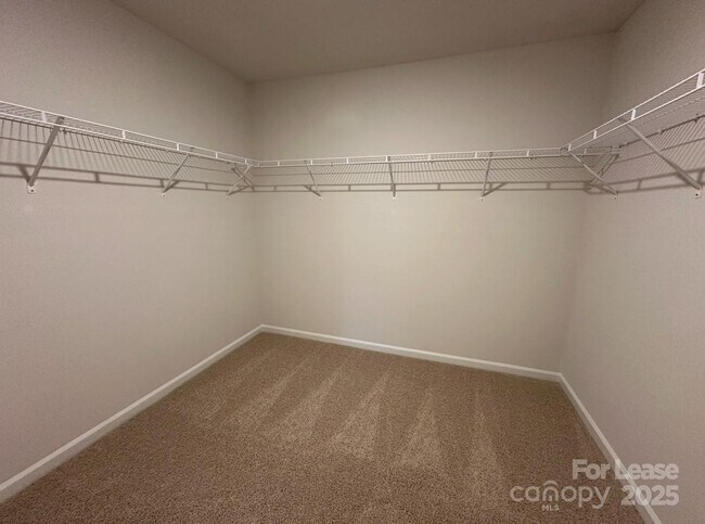 Building Photo - 118 Way Cross Ln