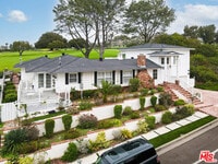 Building Photo - 1110 W Muirlands Dr