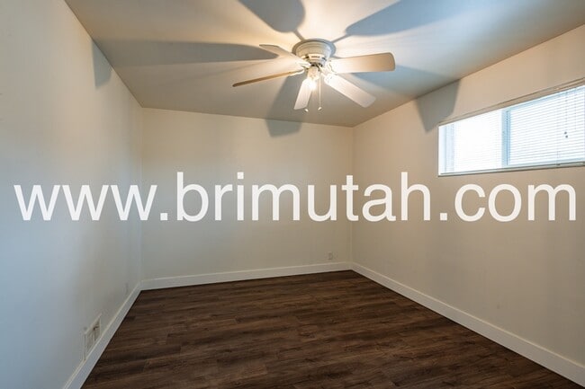 Building Photo - 2241 E Laney Ave