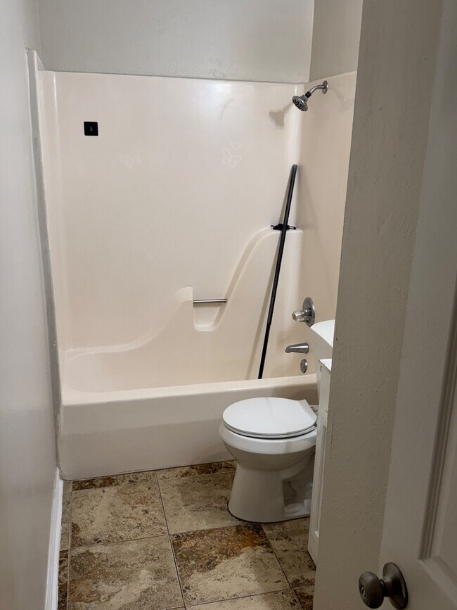 Building Photo - 221 Farrell St